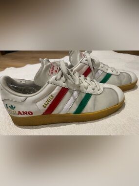 Women’s Adidas Gazelle Rare “I love Milano” sneakers sz 7